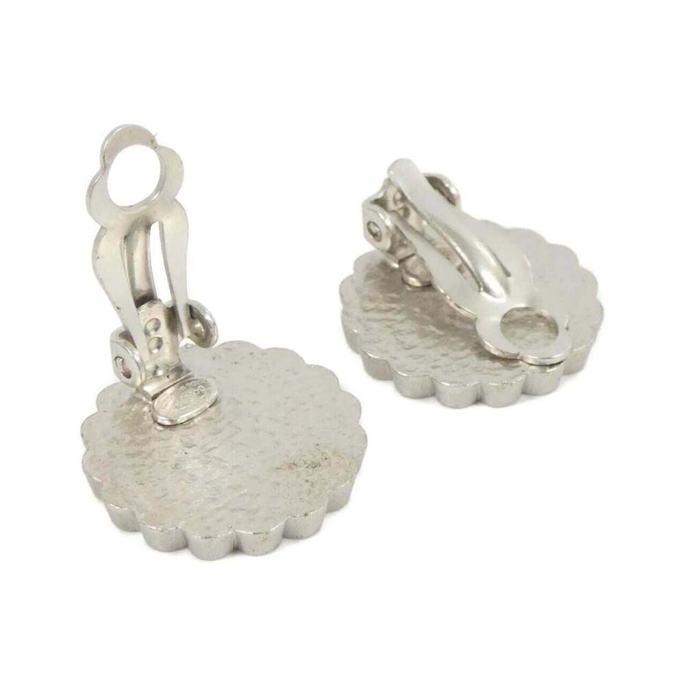 CHANEL White Earrings - Picture 3 of 3